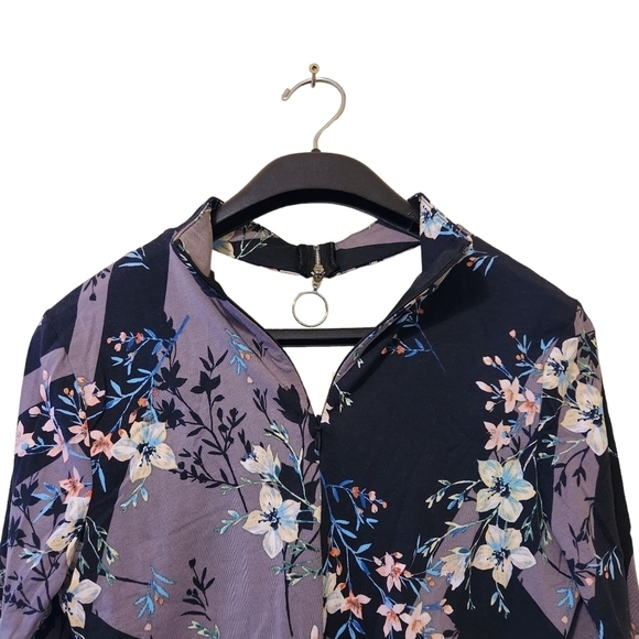 Guess Y2K purple black multicolored floral  v-neck long-sleeve shirt neck accent - Picture 8 of 13
